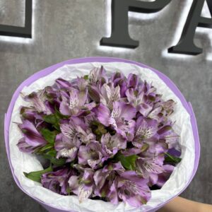 Букет из 11 альстромерий